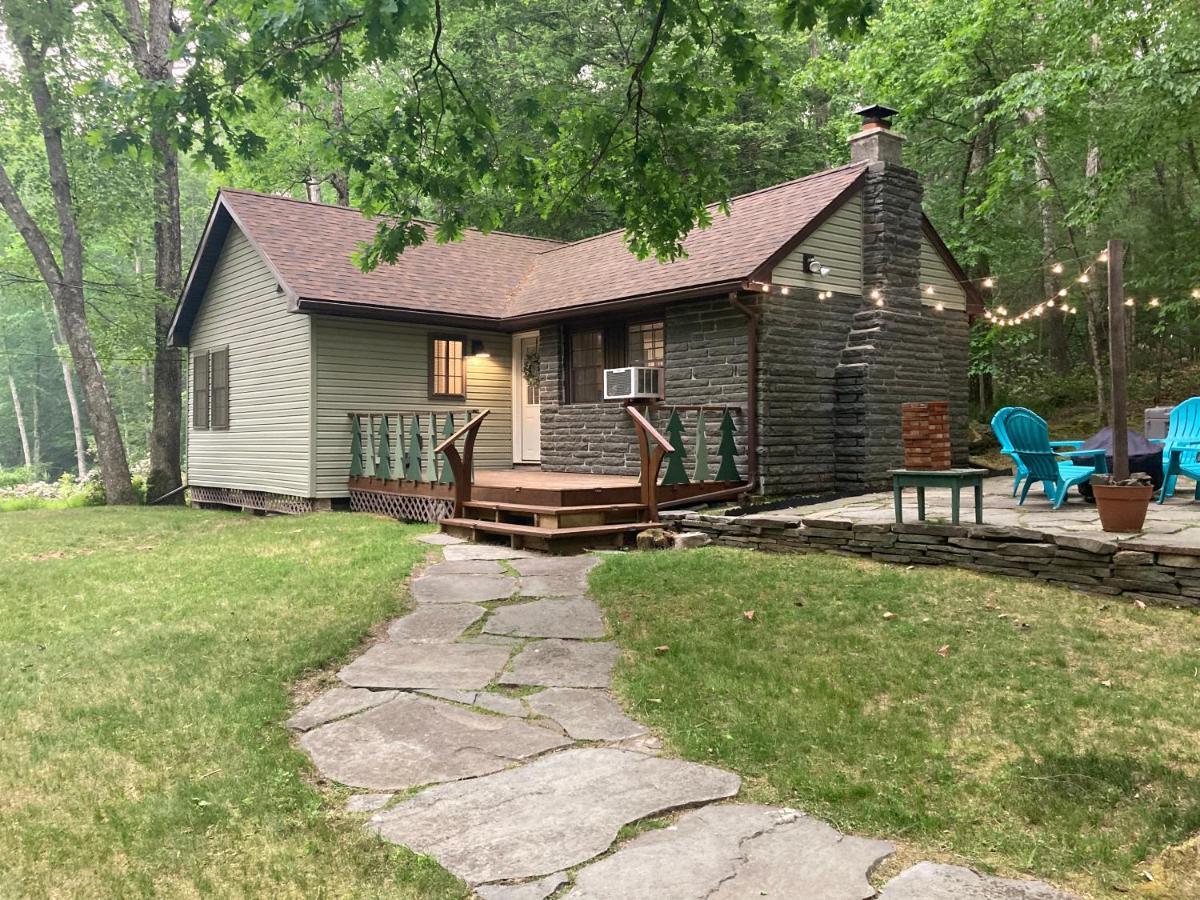 Peaceful Seasonal Wooded Cottage Close To Everything Tafton Esterno foto